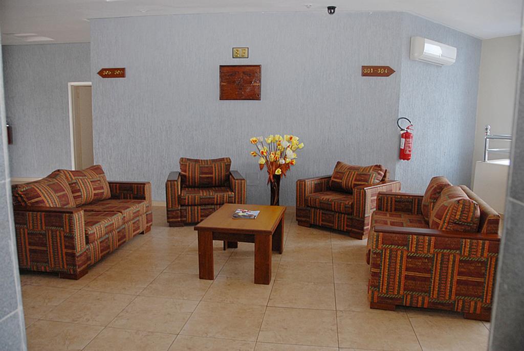 Robin Hood Inn Ogbodjo Εξωτερικό φωτογραφία