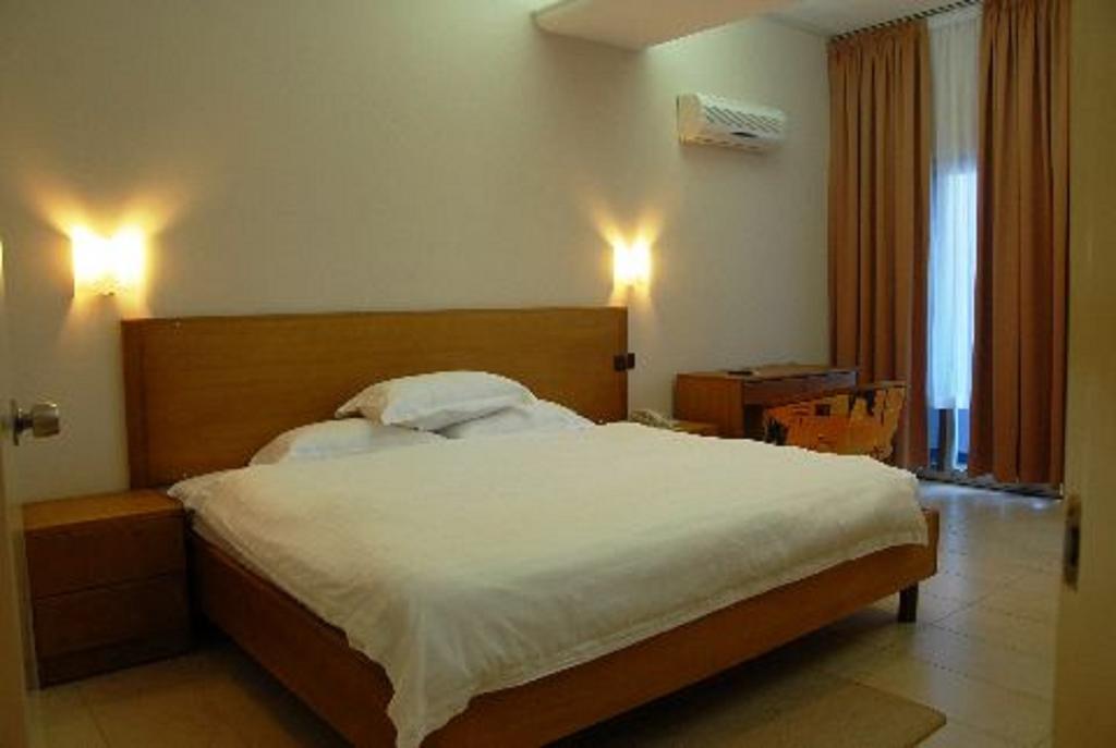 Robin Hood Inn Ogbodjo Εξωτερικό φωτογραφία